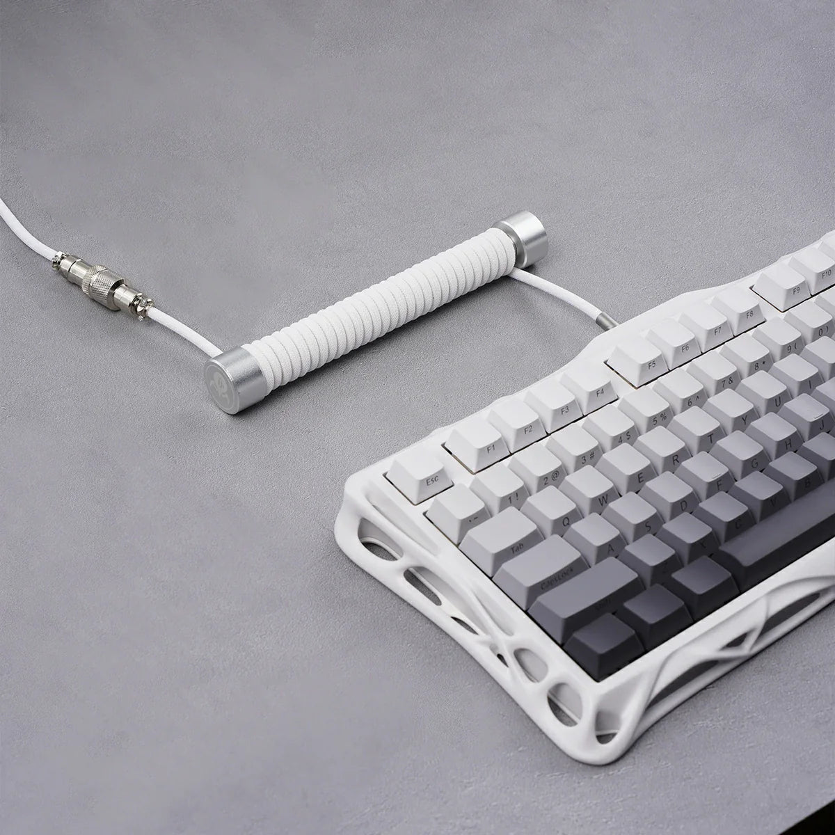 GravaStar コイル式アビエーター USBケーブル - ホワイト