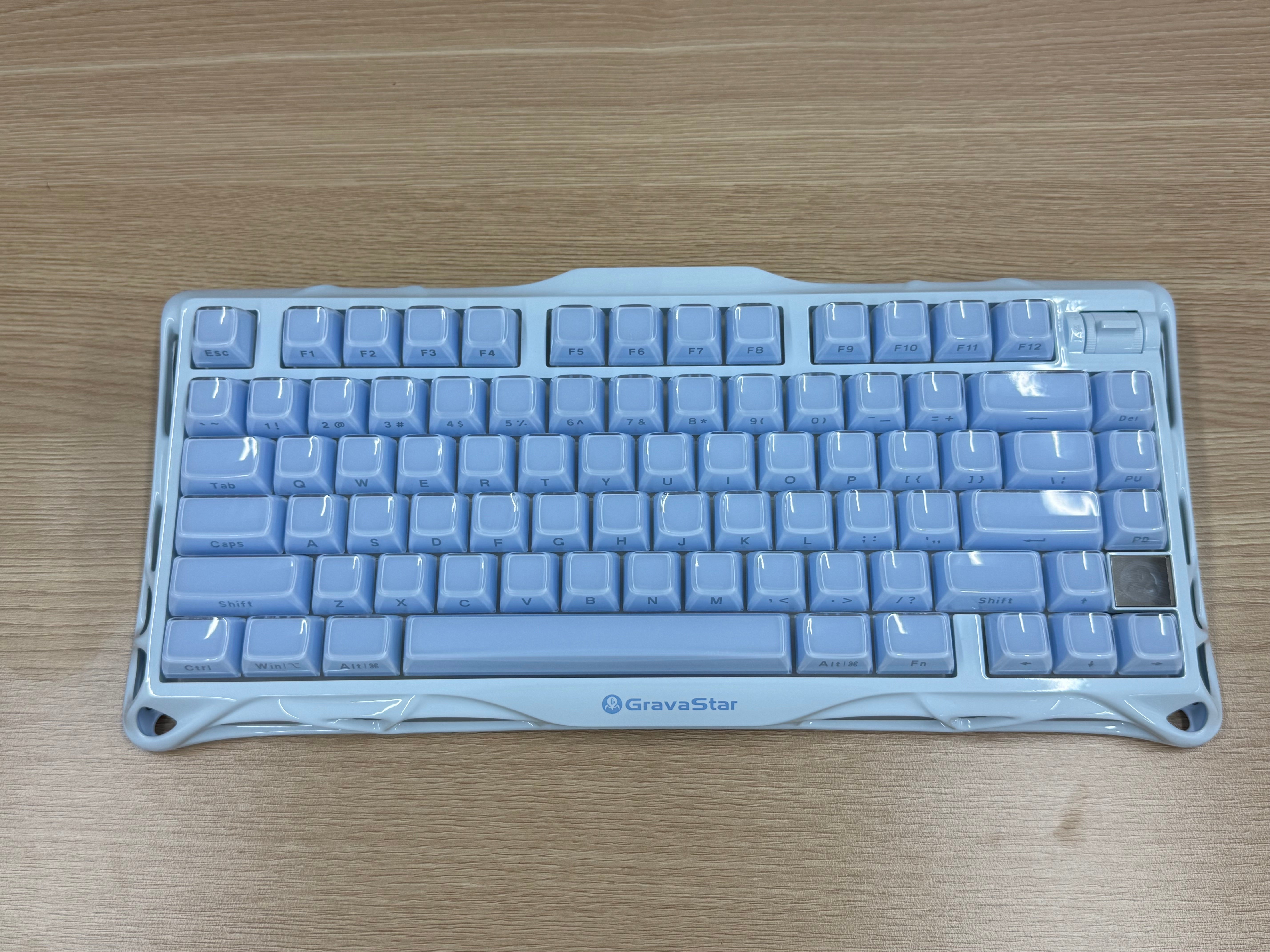 【リファービッシュ品】Mercury K1 ‐ アイスブルー(US配列)ロゴライトの焼き付き、開封済み GS K1_BLU-0003-1