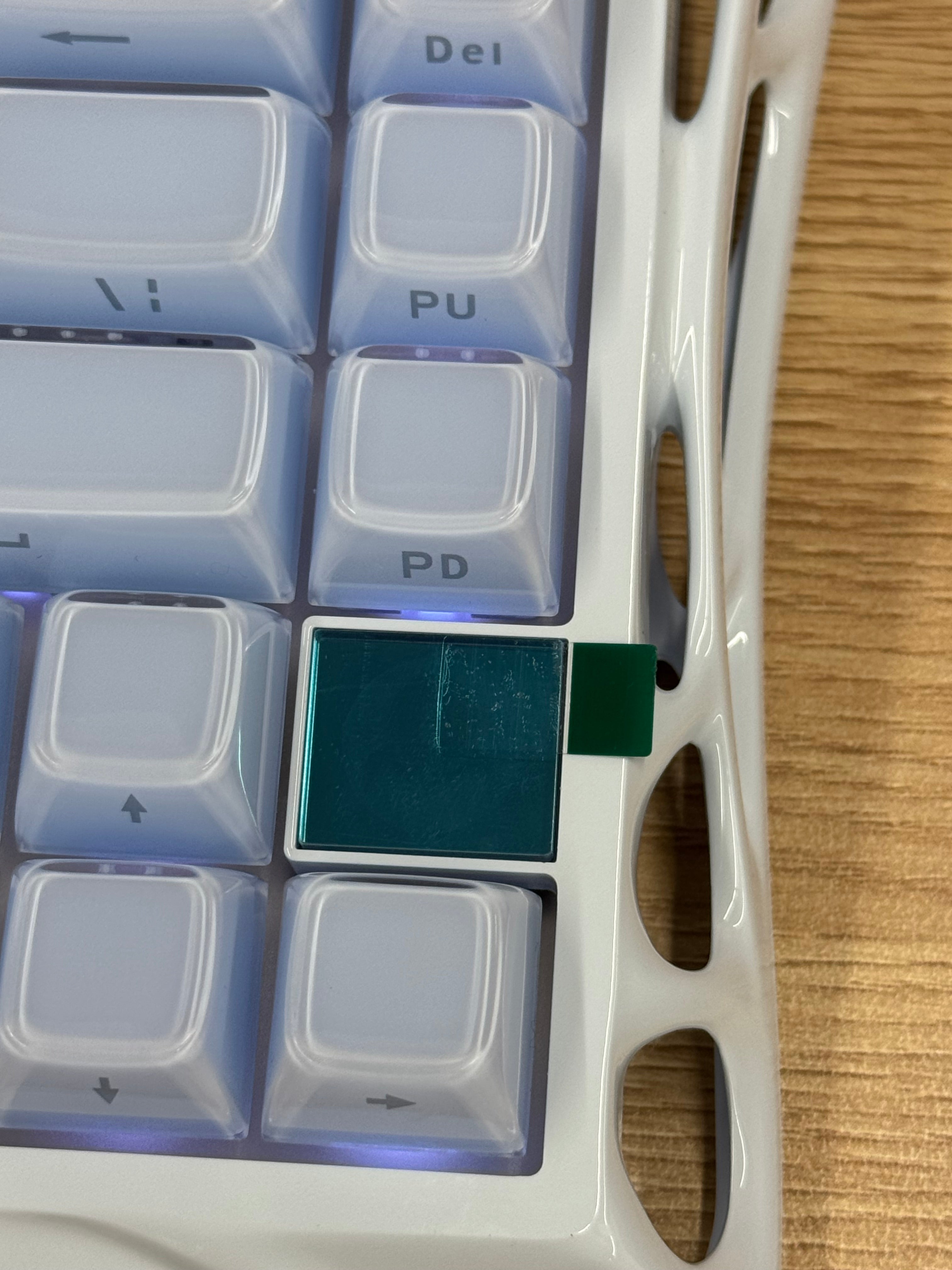 【リファービッシュ品】Mercury K1 ‐ アイスブルー(US配列)ロゴライトの焼き付き、サイドライト不点灯 GS K1_BLU-0002