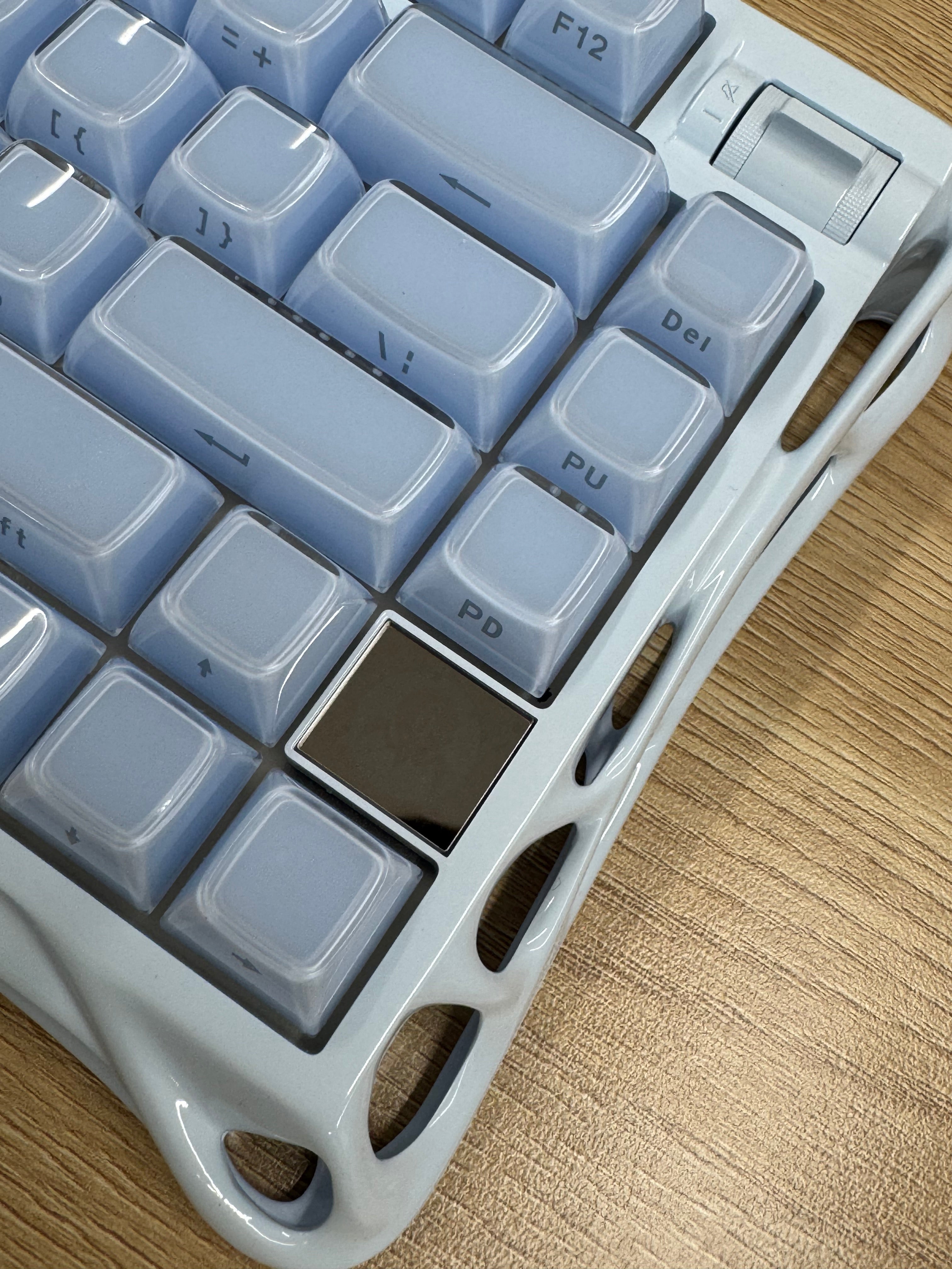 【リファービッシュ品】Mercury K1 ‐ アイスブルー(US配列)ロゴライトの焼き付き、開封済み GS K1_BLU-0003-2