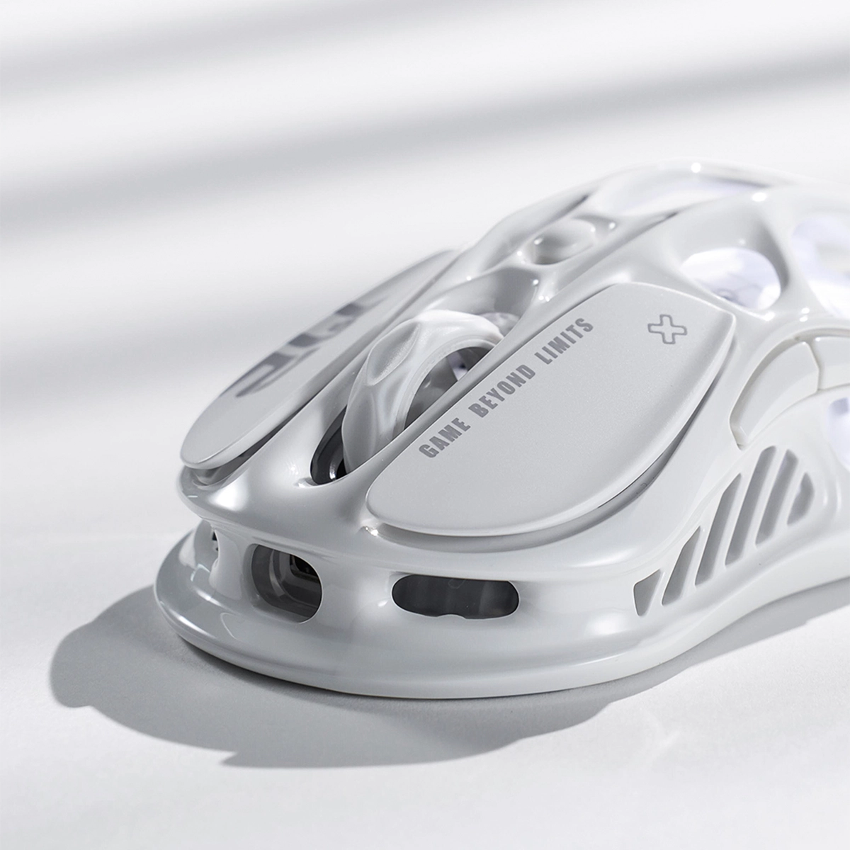 Mercury M2 - オパールホワイト